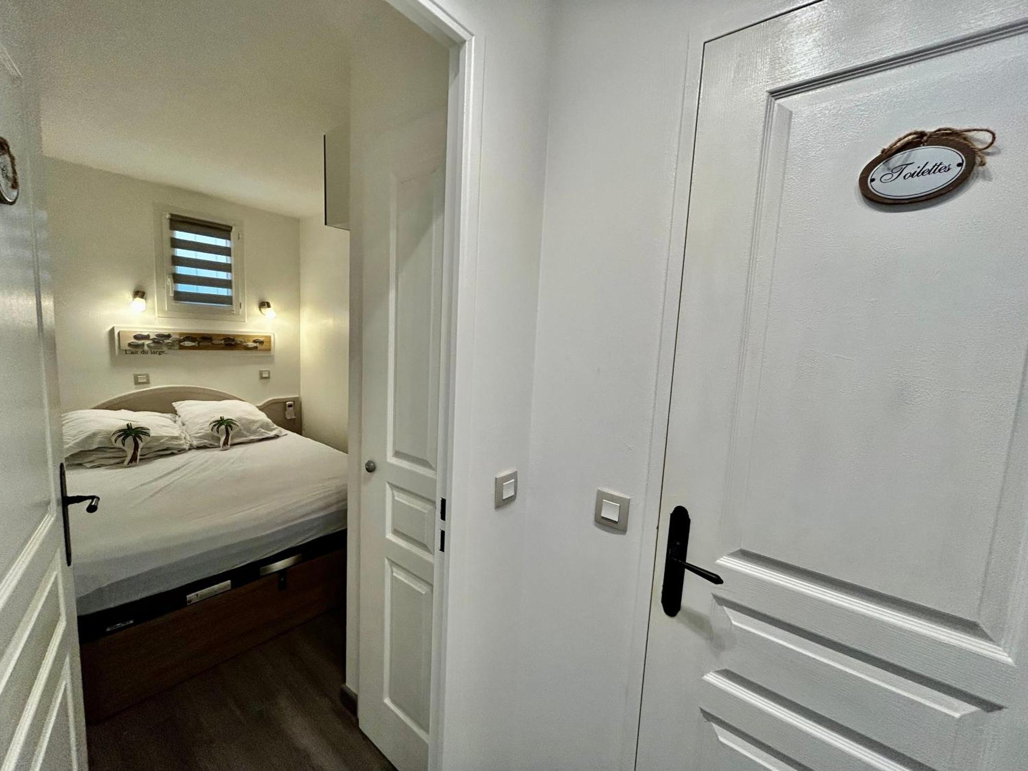 Les Restanques Vue Mer Roses 1070 Rez De Jardin Grimaud Εξωτερικό φωτογραφία