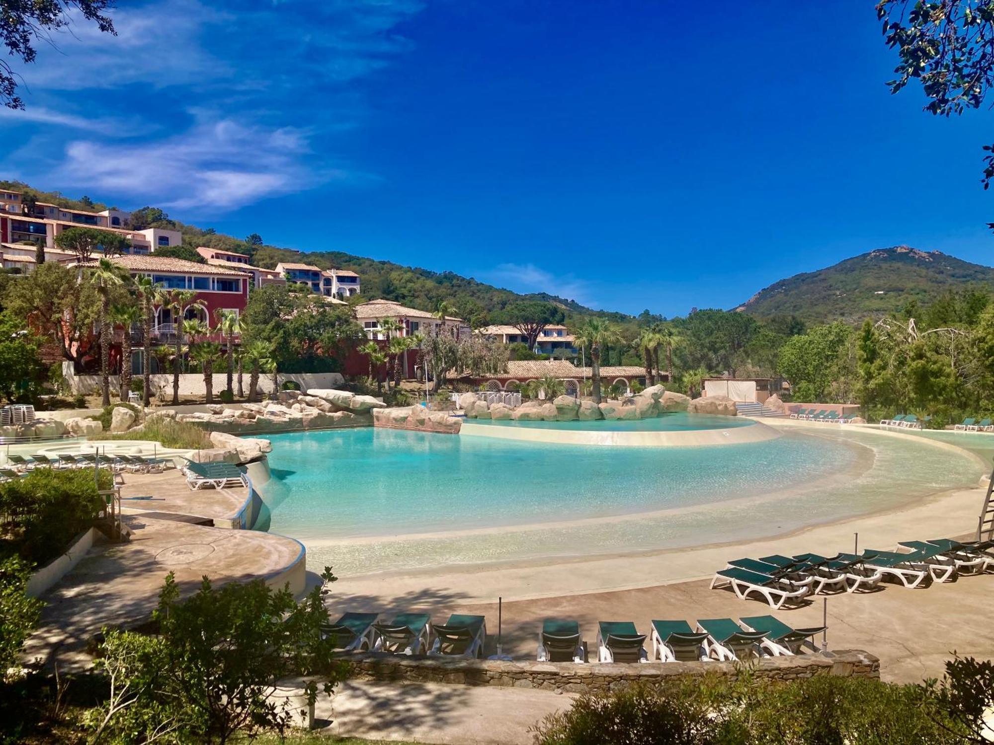 Les Restanques Vue Mer Roses 1070 Rez De Jardin Grimaud Εξωτερικό φωτογραφία