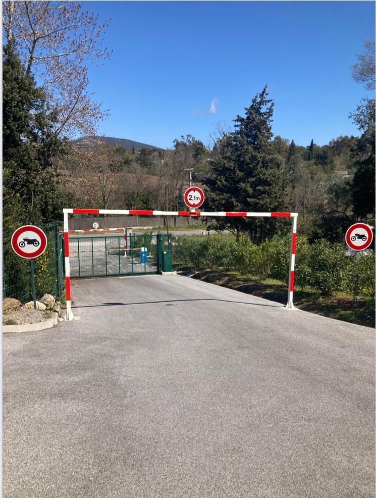 Les Restanques Vue Mer Roses 1070 Rez De Jardin Grimaud Εξωτερικό φωτογραφία