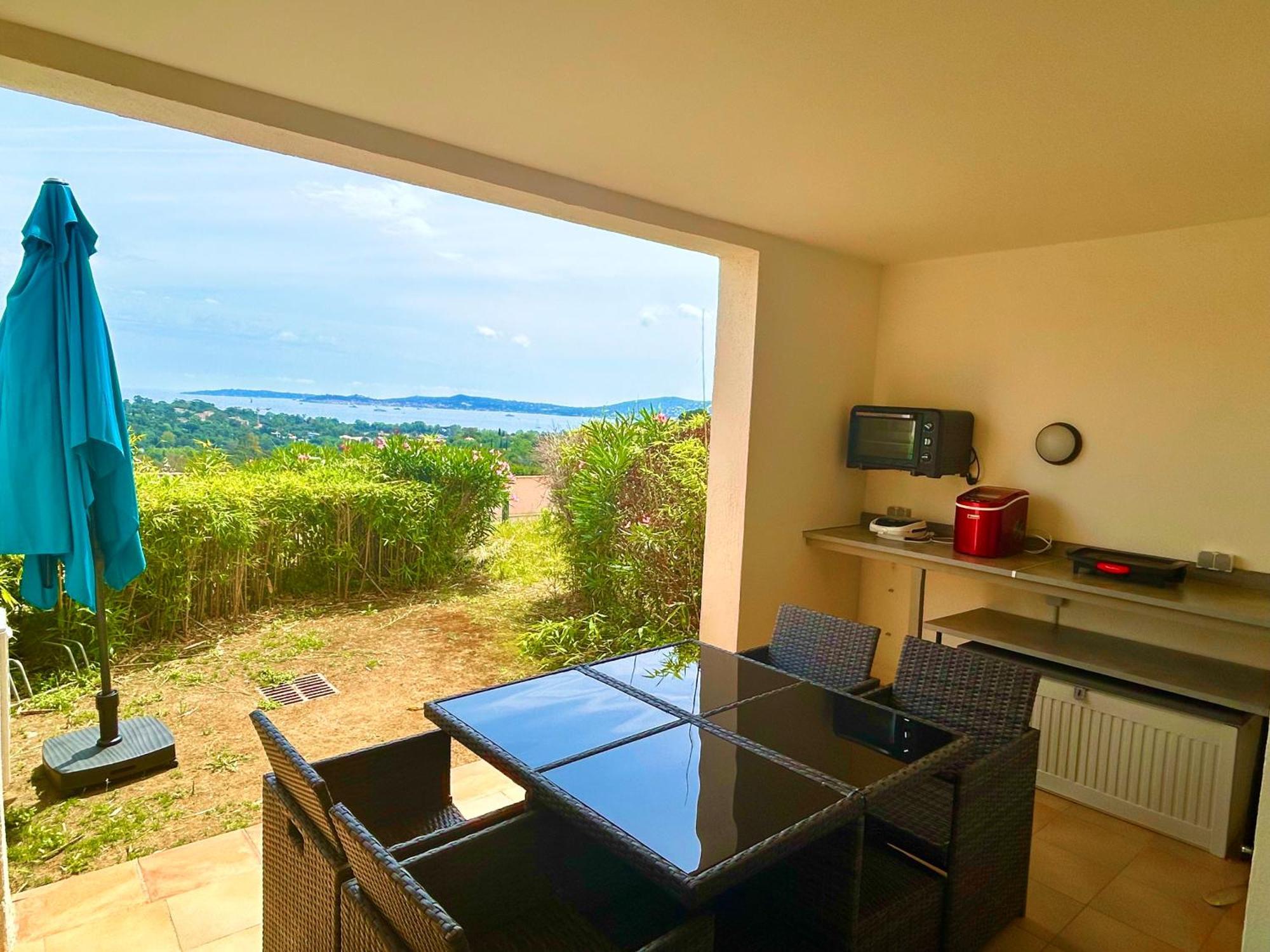 Les Restanques Vue Mer Roses 1070 Rez De Jardin Grimaud Εξωτερικό φωτογραφία